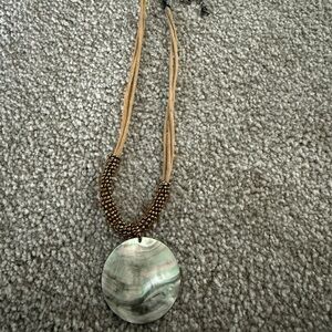 Elegant Shell Pendant Necklace